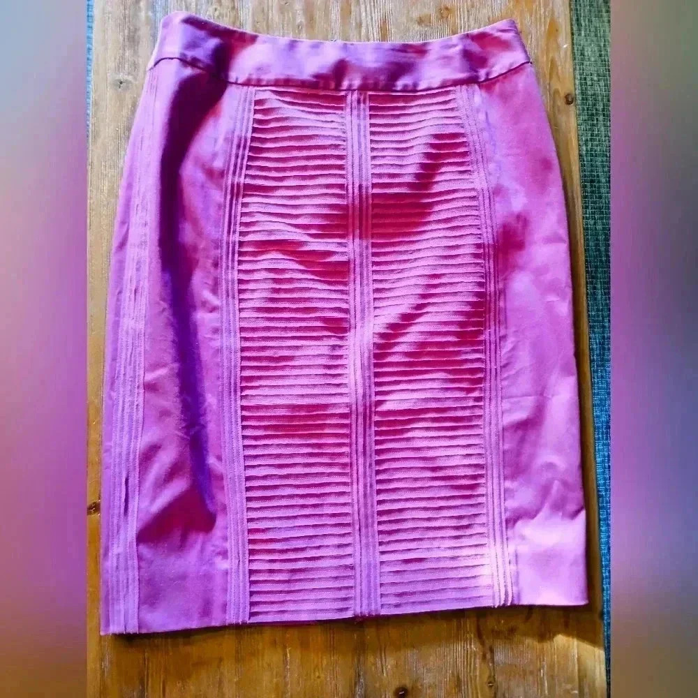 White House Black Market Magenta Pencil Skirt